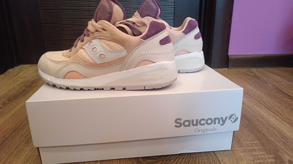 Продам жіночі  кросівки Saucony Shadow 6000 Originals