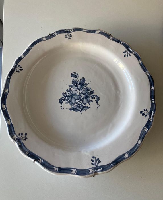 Prato cerâmica, pintado à mão. 36 cms Sem defeitos