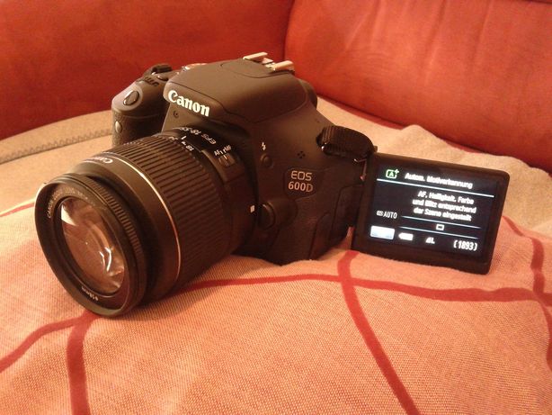 Canon EOS 600D + 18-55mm f/3.5-5.6 IS + Kit Acessórios