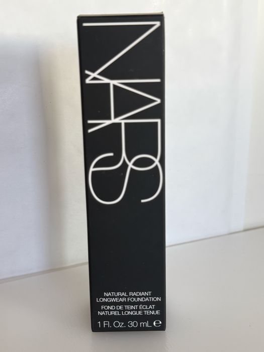 Podklad Nars Neutral Radiant Longwear Foundation