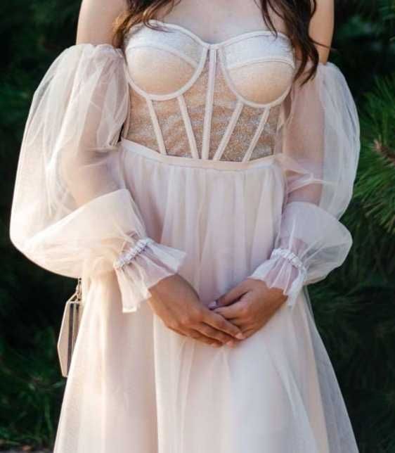 Вечірнє, випускне плаття