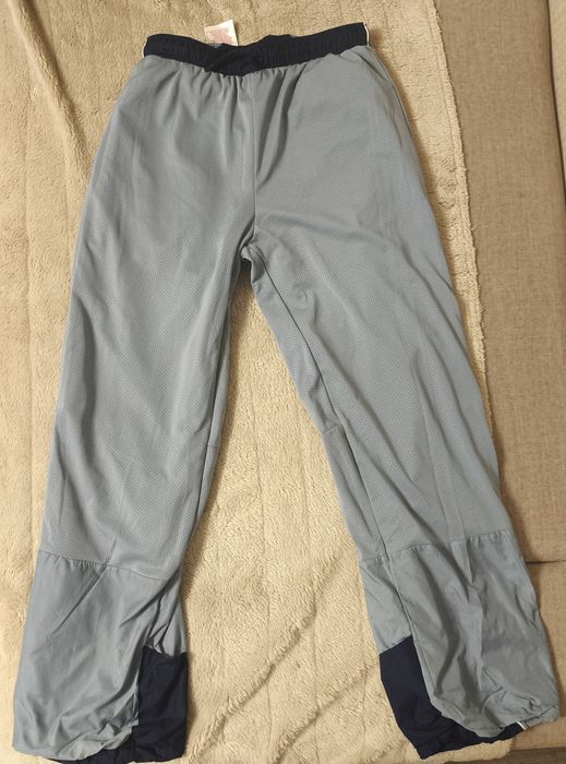 Штани Nike в відмінному стані