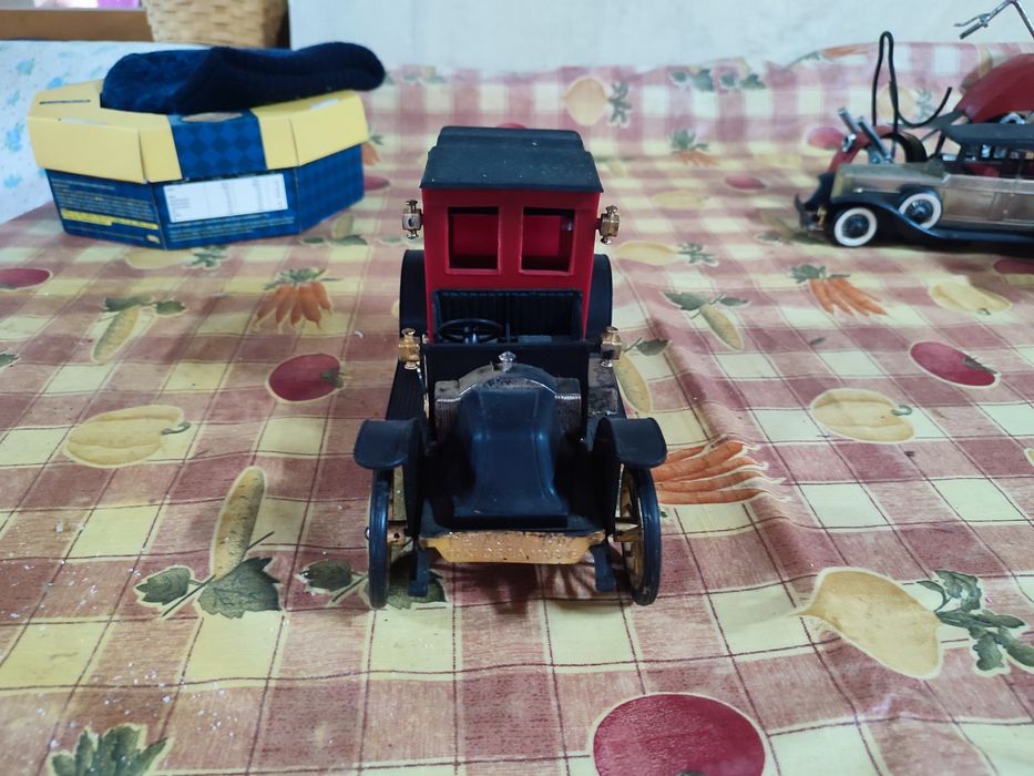Carro de brinquedo vintage