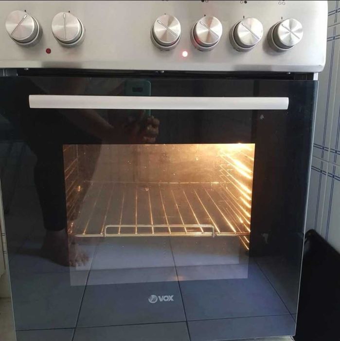 Fogão elétrico com placa. 1 ano de uso.