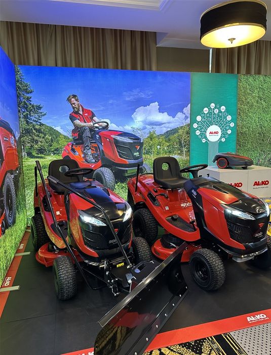 Traktor ogrodowy AL-KO T15-93.3 HD-A TRAKTOREK Odśnieżarka z pługiem