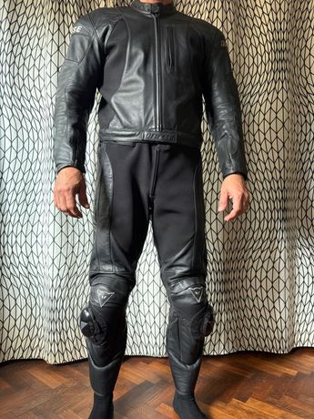 Kombinezon motocyklowy DAINESE rozmiar 58 skóra dwuczęściowy