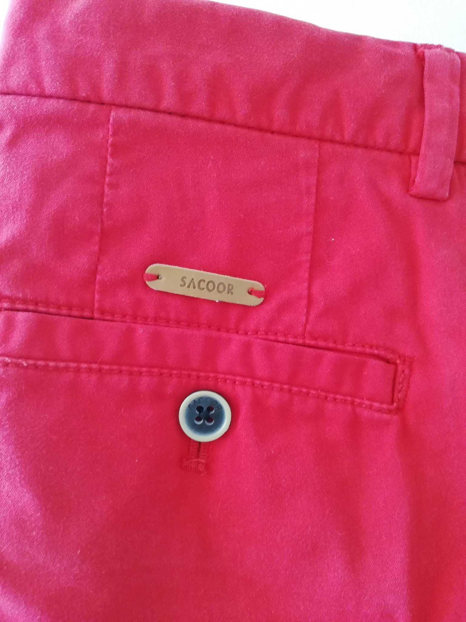 Calça chino vermelha da marca Sacoor, tamanho 10 anos