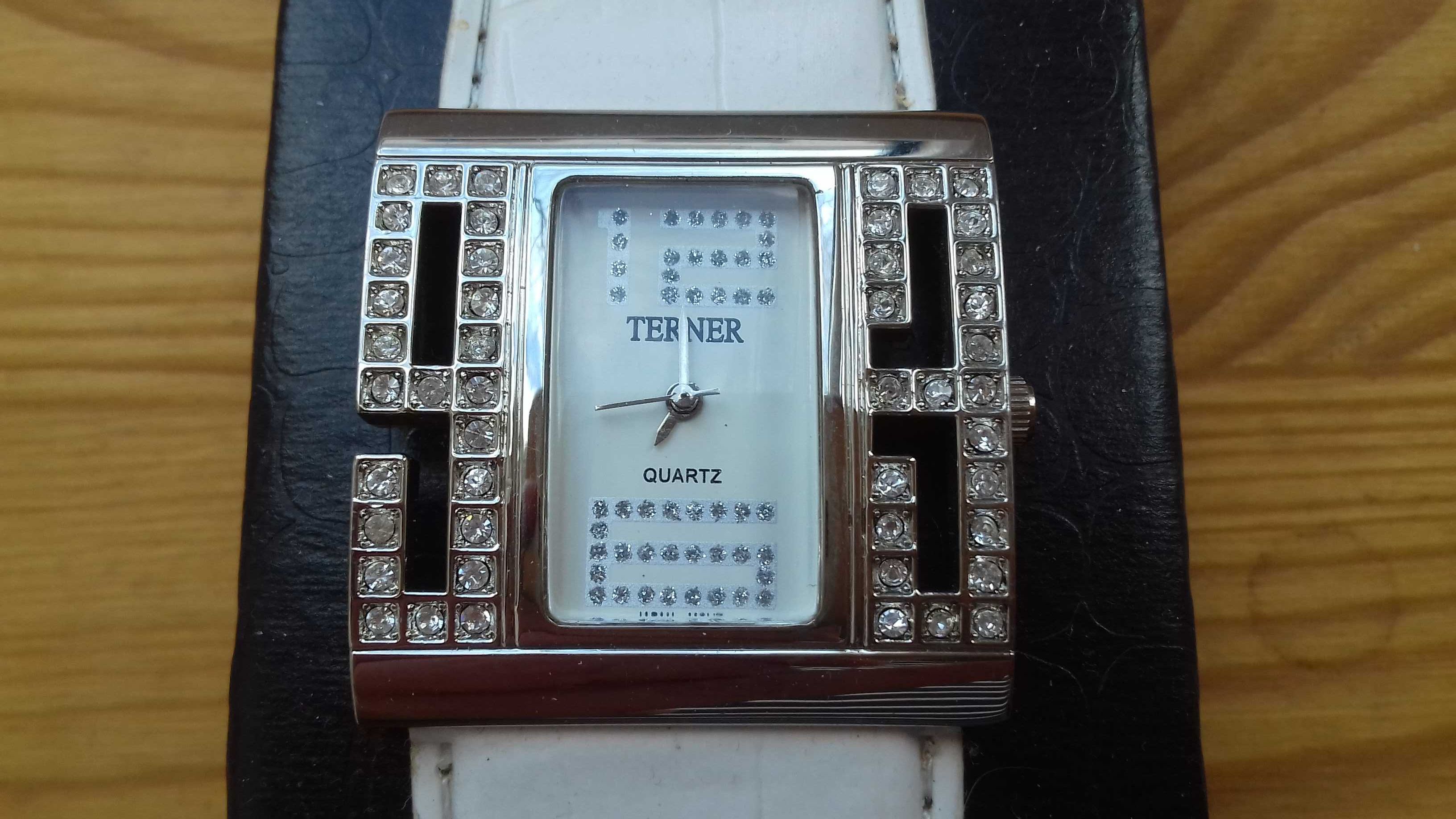 Zegarek damski biały BIJOUX TERNER z cyrkoniami