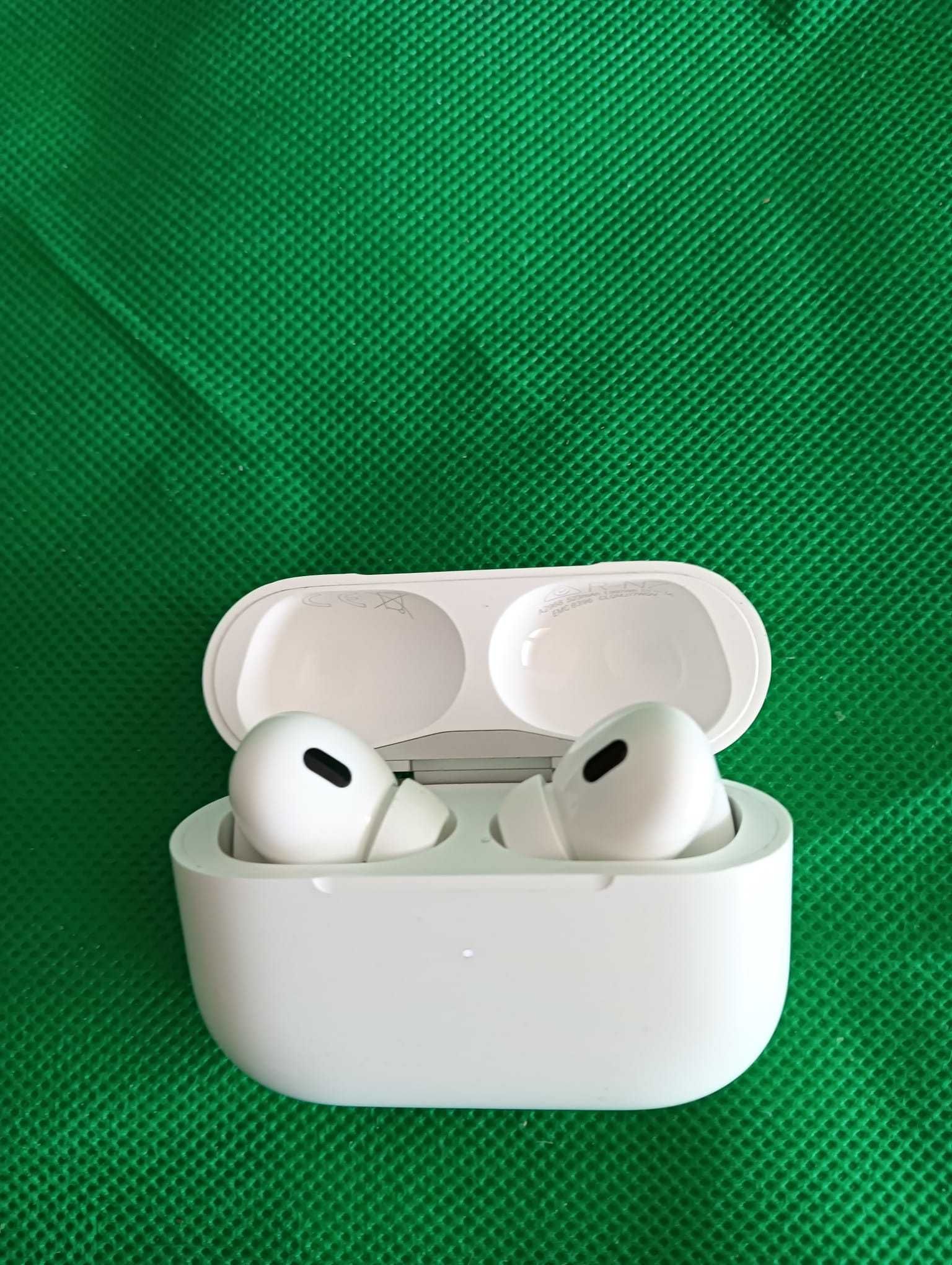 Airpods Pro APPLE 2 Geração USB C (3 anos garantia)