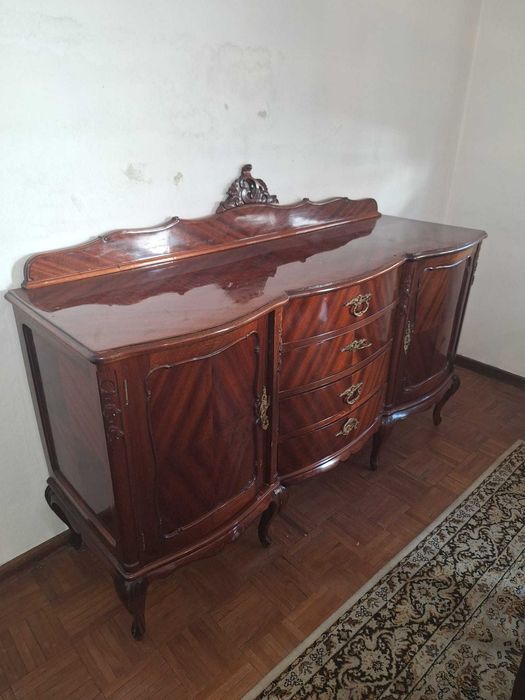 Mobília de Sala de Jantar (Cerejeira)