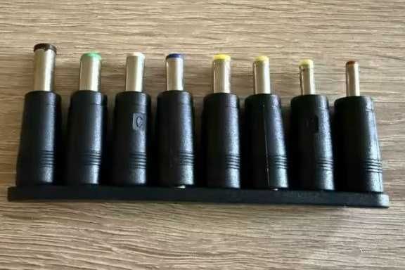 Набір перехідників 8 шт 5.5 * 2.1 для бесперебійника роутера модема