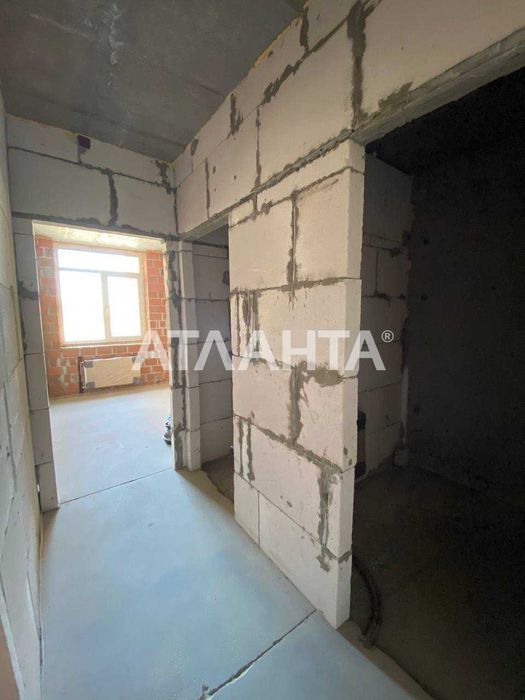 Двухкомнатная квартира в новом современном доме из красного кирпича