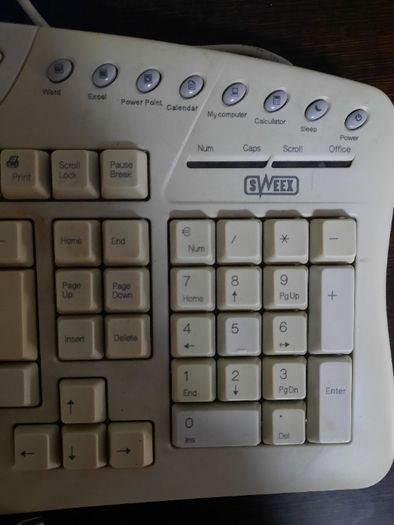 Teclado com entrada USB