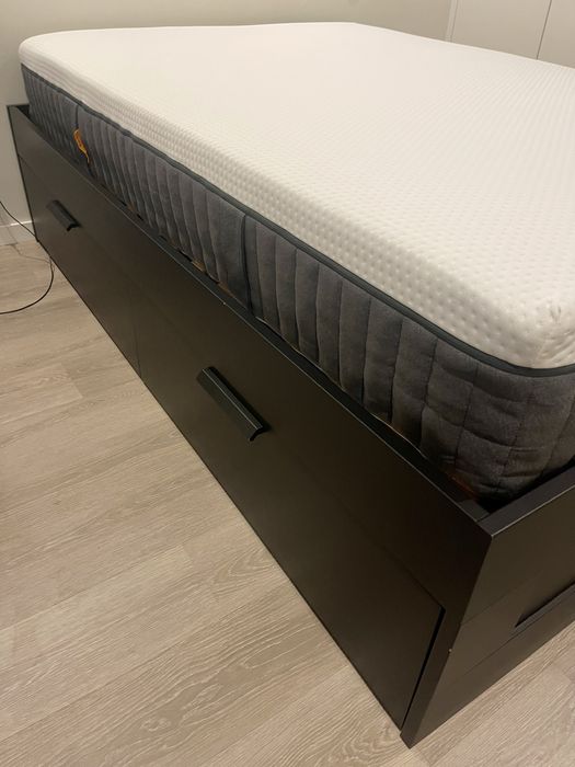 Cama Ikea  BRIMNES 140x200