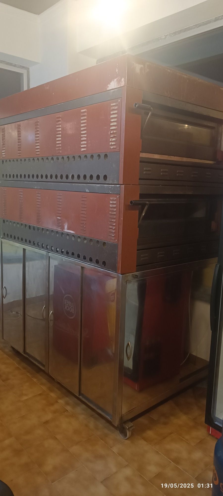2 Fornos de pizza profissional a gás com a base inox Moretti (italiano