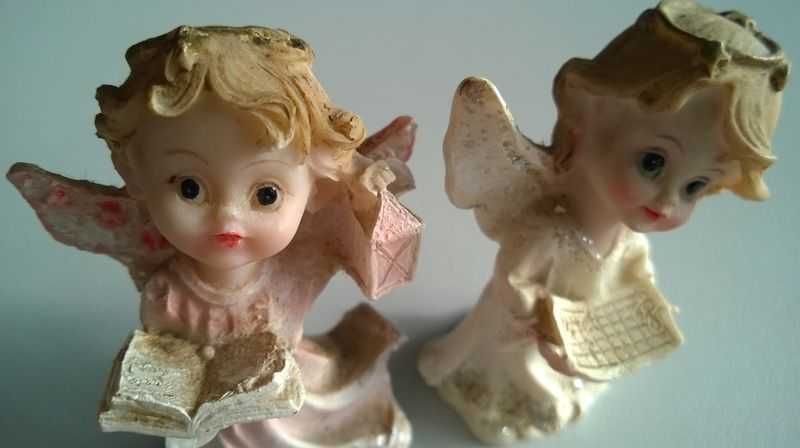 Figurki Aniołki Figurka Aniołek stojące śpiewające z nutami 7cm 2 szt
