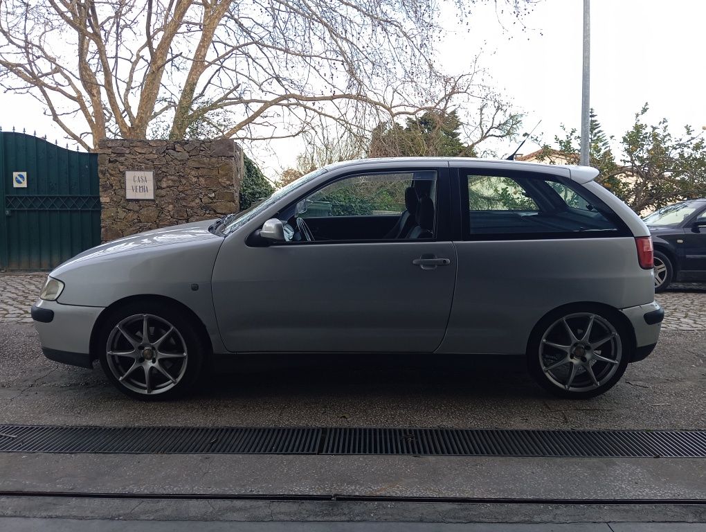 Jantes 17”com pneus 205/40 R17 em bom estado- Seat Ibiza e compatíveis