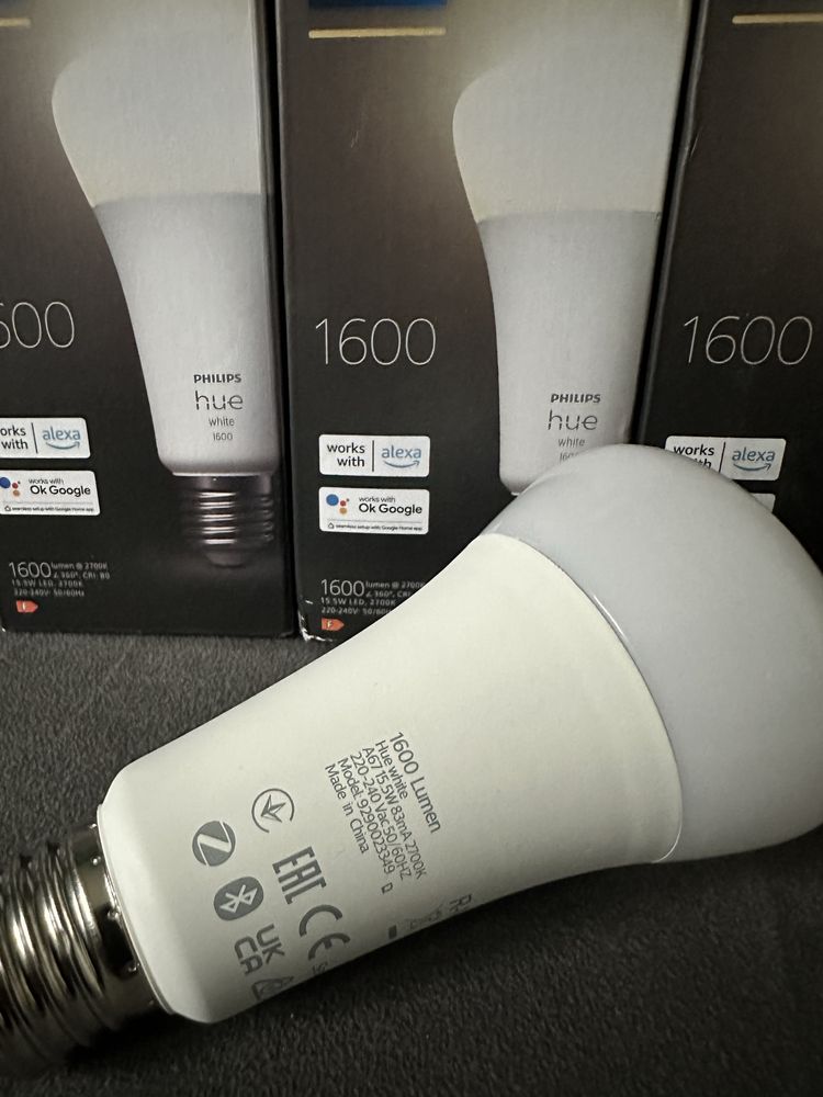 Philips hue White 1600 - zestaw trzech żarówek e27