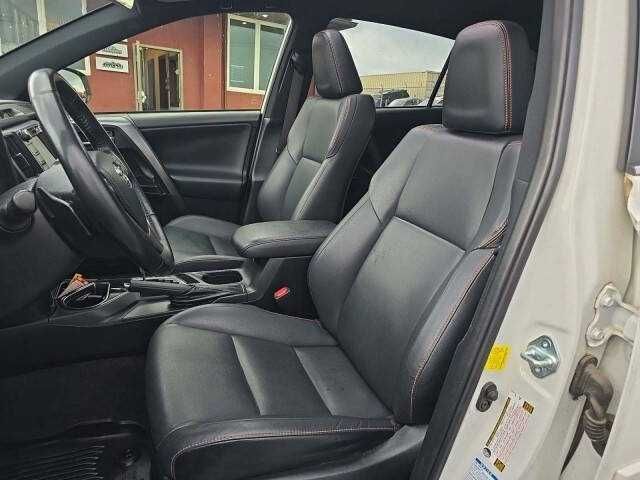 2017 Toyota RAV4 SE