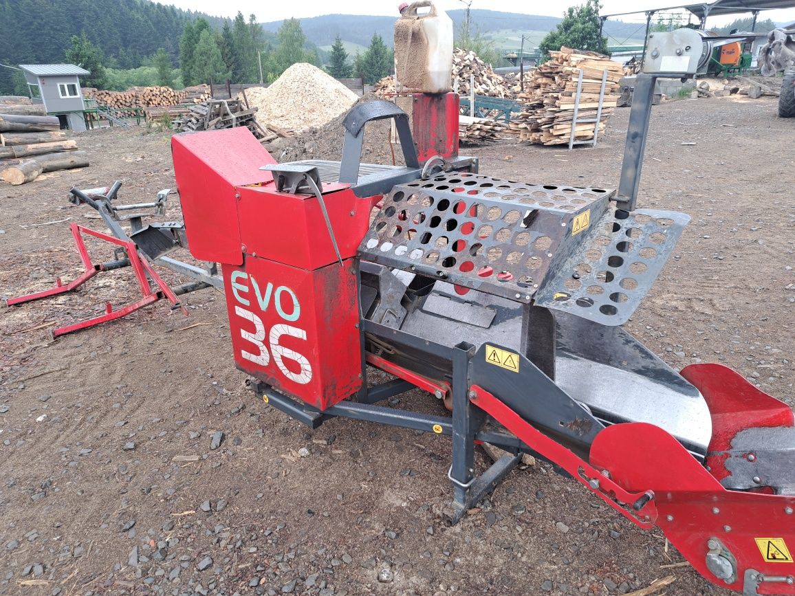 Piło łuparka, kombajn do drewna opałowego Pilkemaster Evo 36