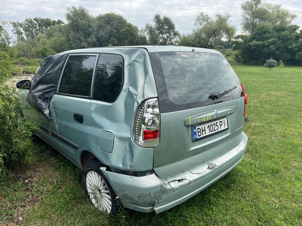 Автомобіль Mitsubishi space star