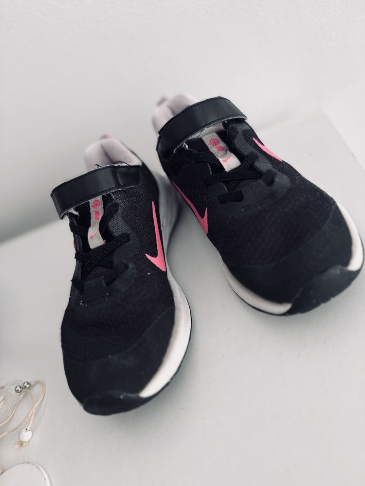 Adidasy NIKE dla dziewczynki