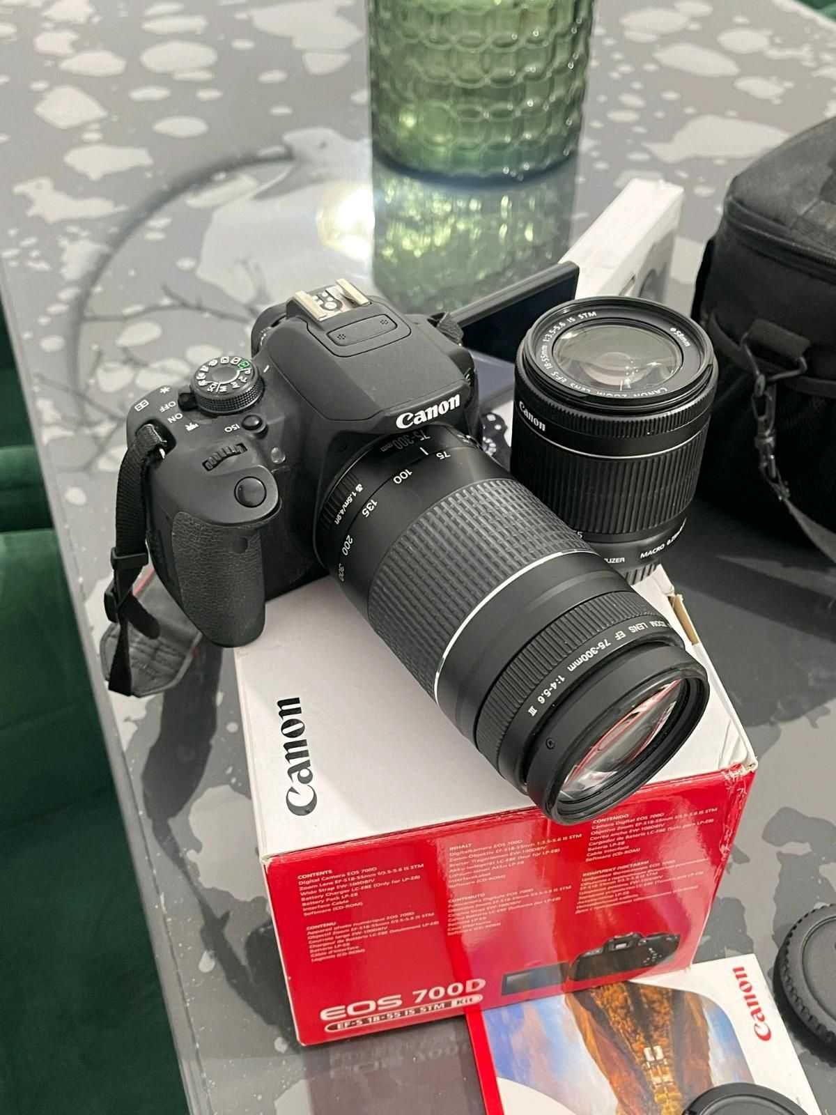 Kamera lustrzanka Canon Eos 700D i obiektyw 75–300 mm + 18–55 mm