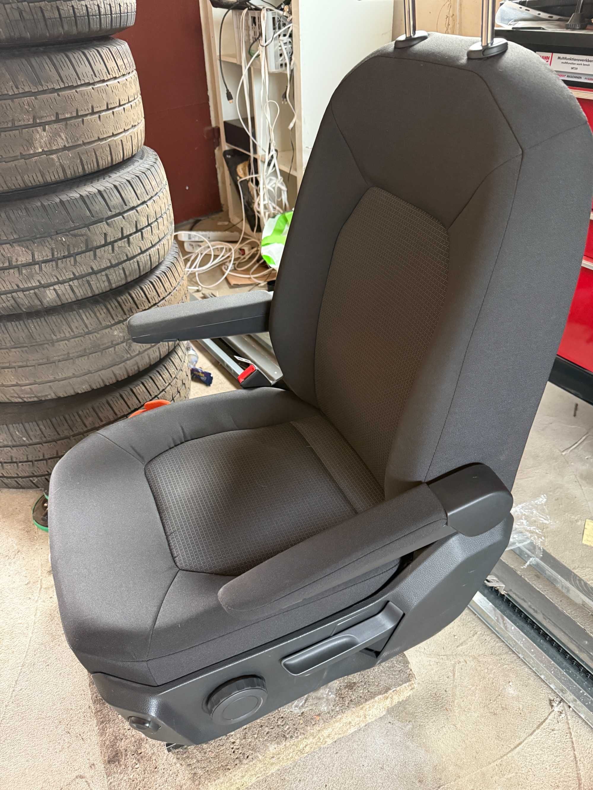Fotel kierowcy VW Crafter II lub MAN TGE idealny stan