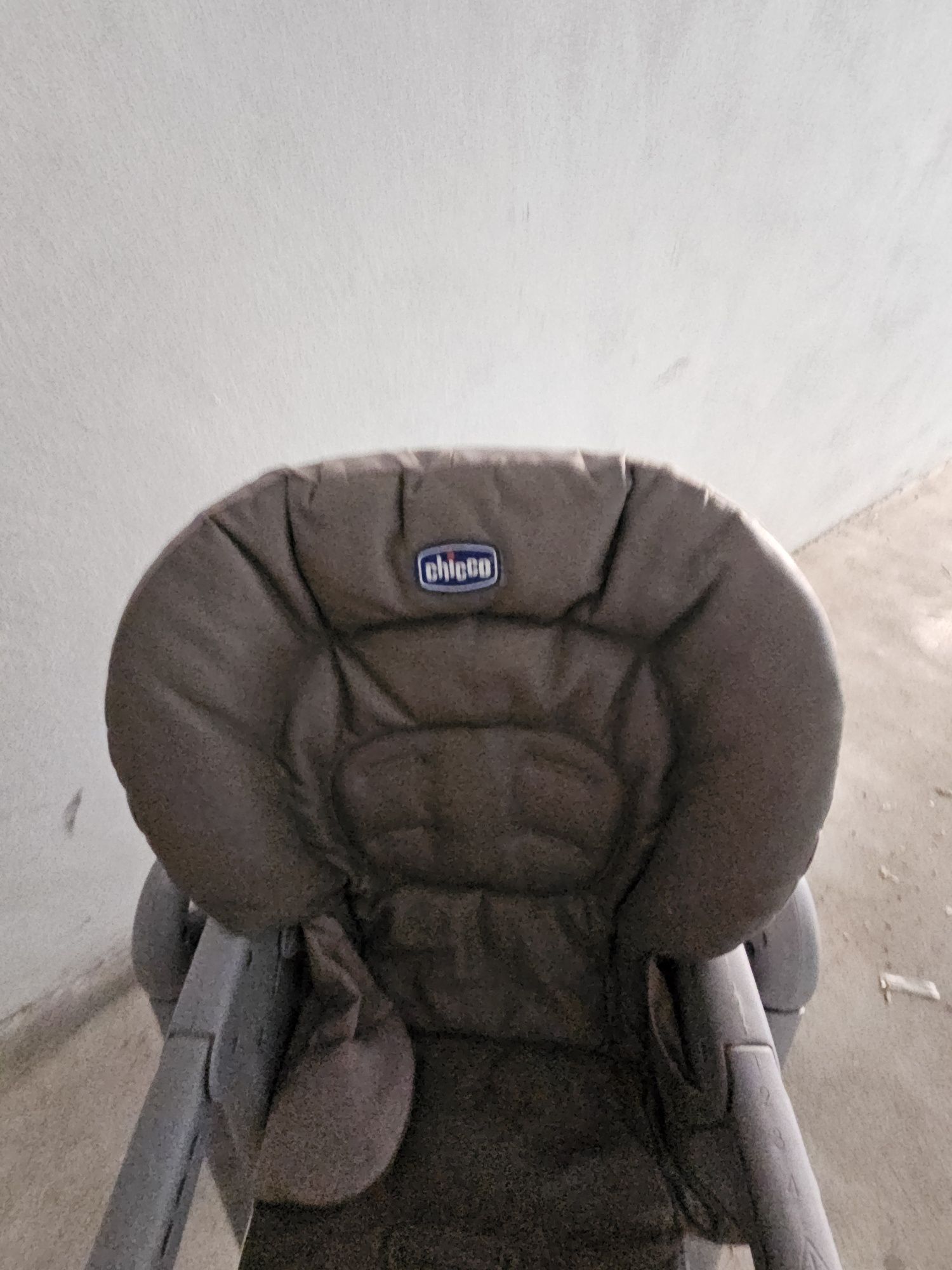 Vendo cadeira de bebé da Chico