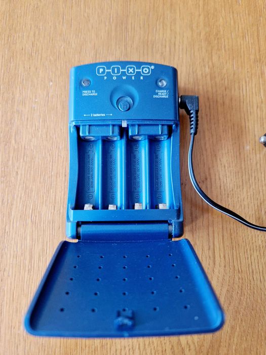 Ładowarka do akumulatorów AA/AAA + ładowarka USB Hama, zestaw