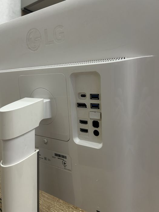 (РЕЗЕРВ) Монитор LG 27UD88-W 4K, IPS, USB-C, 3840x2160