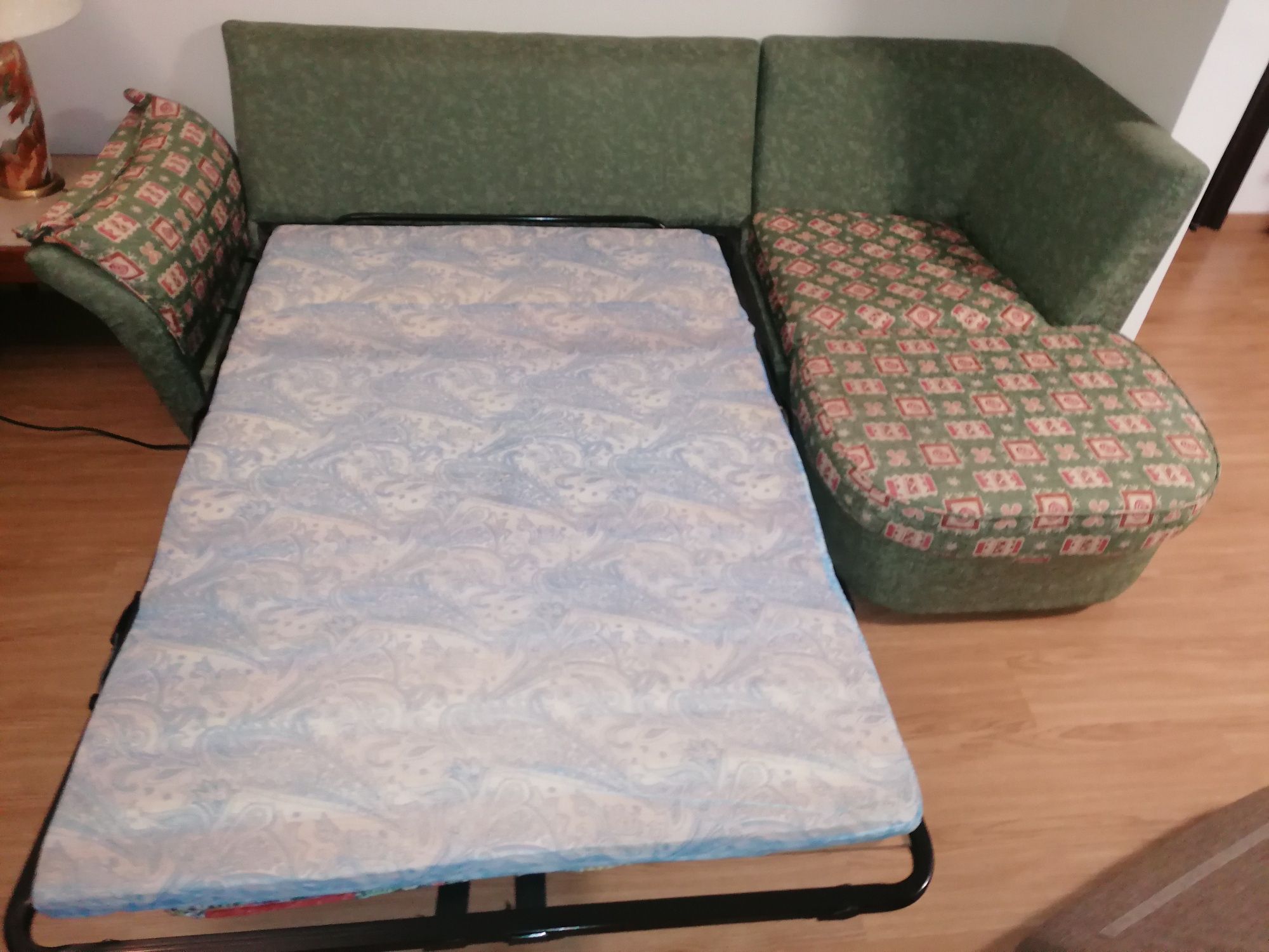 Sofá de canto com Chaise longue movível, com cama - almofadas incluída