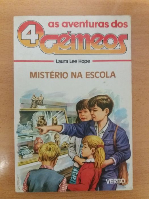 Livro "As aventuras dos 4 Gémeos"