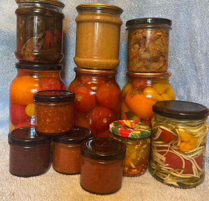 Консервация. Мясные консервы, сок томатный, готовые блюда