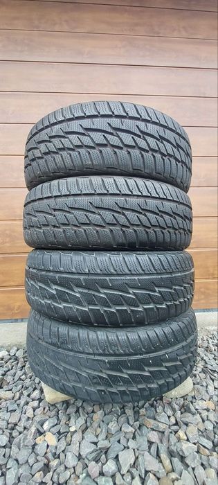 Продам шини, резину колеса Matador 215/60/17