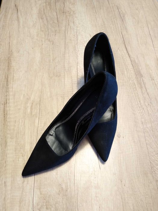 Czarne szpilki rozm.38