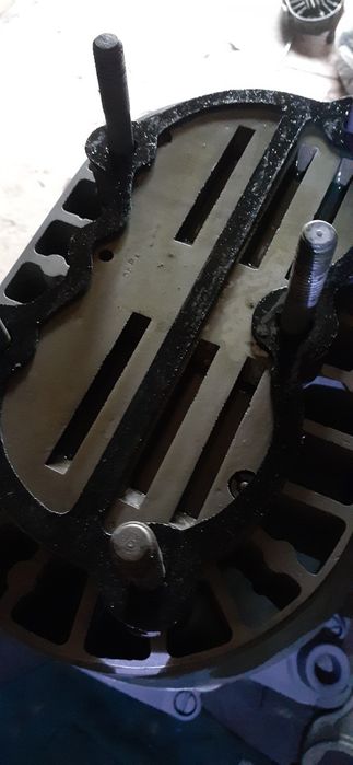 Продам компрессор у43102