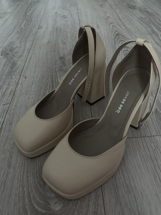 Туфлі бежеві в хорошому стані