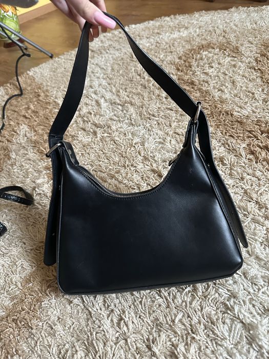 Сумка чорна.