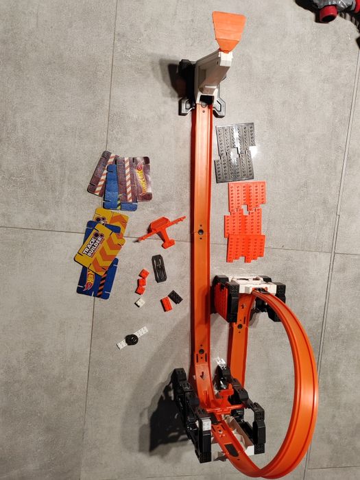 Hot Wheels Track Builder Szalone kraksy zestaw

Hot Wheels Track Buil