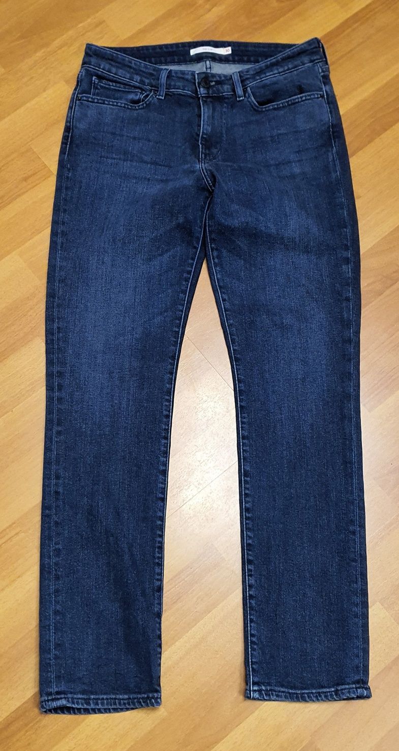 Джинсы Levi's slim p.30