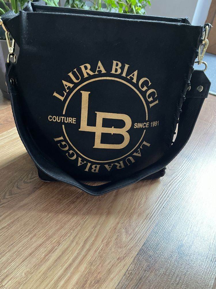 Czarna pudełkowa torebka Laura Biaggi