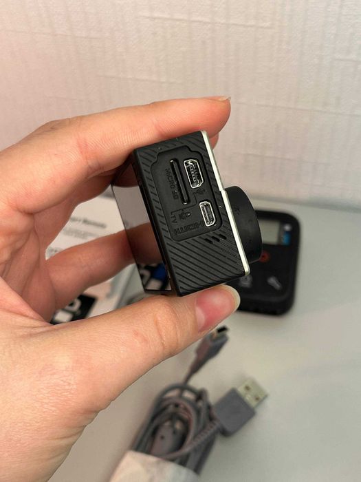 Екшн-камера GoPro Hero 4 зі змінним акумулятором