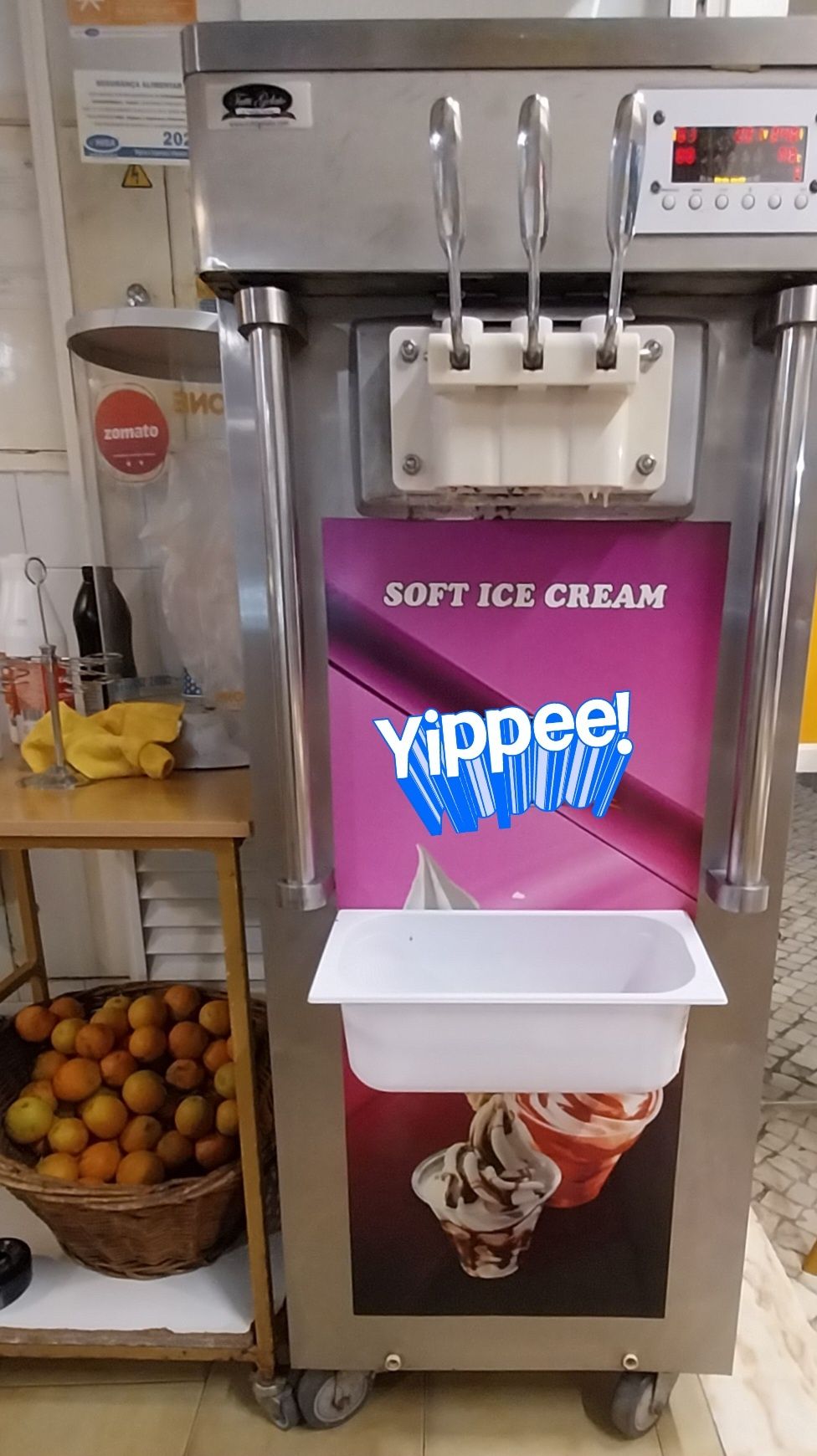Máquina de Gelados Soft Ice Cream