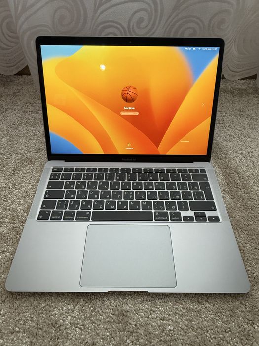 Apple MacBook Air 13 M1 8/256 GB Space Gray (MGN63UA/A)