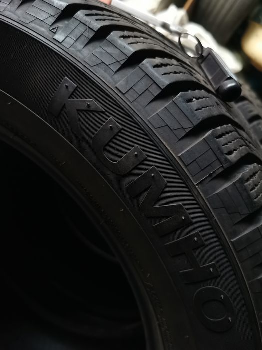 Opony zimowe kumho 205/60 R16 7. 5mm lub 205/55 R16 215/55 R16