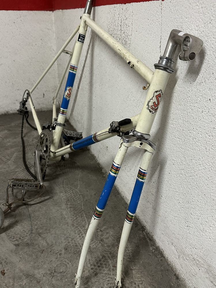 Bicicleta ciclismo vintage Sangal com equipamento Suntour japonês