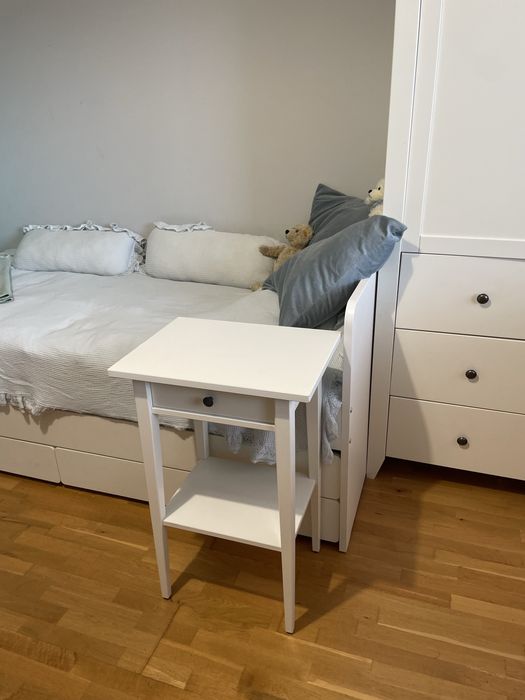 Stolik nocny Hemnes stan bardzo dobry .