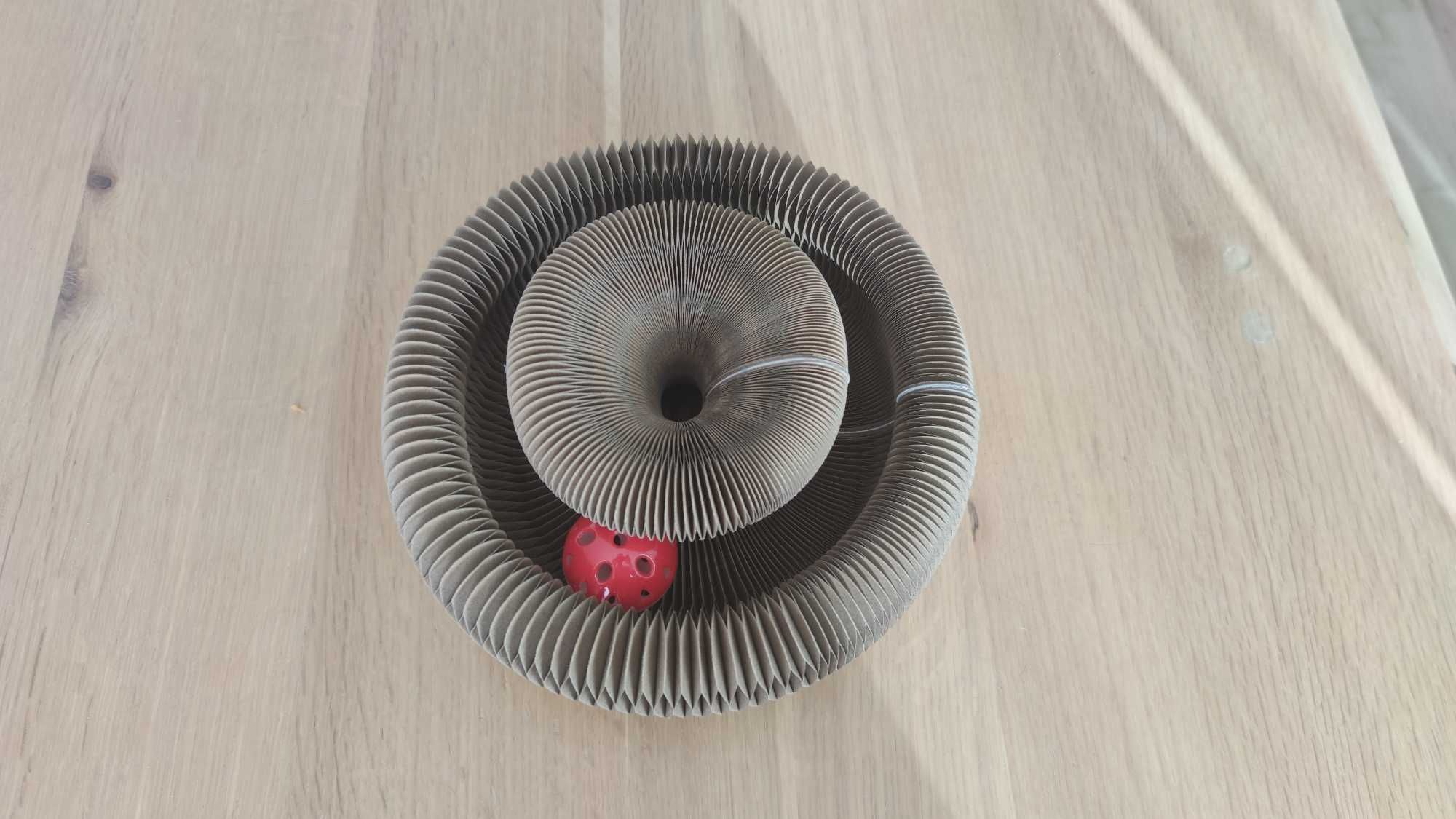 Brinquedo gatos com Bola