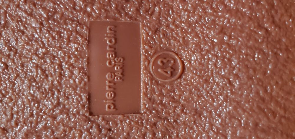 Майже Нові шикарні черевики дезерти Pierre Cardin оригінал.